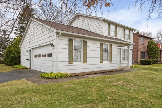 211 Pebbleview Drive, Greece, NY 14612