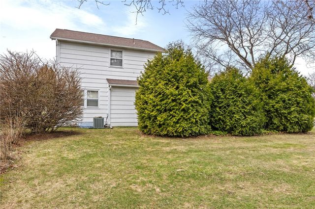 211 Pebbleview Drive, Greece, NY 14612