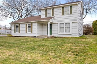 211 Pebbleview Drive, Greece, NY 14612