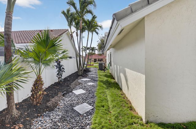 9537 Majestic Way, Boynton Beach, FL 33437