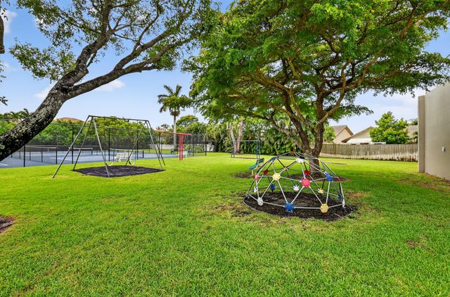 9537 Majestic Way, Boynton Beach, FL 33437