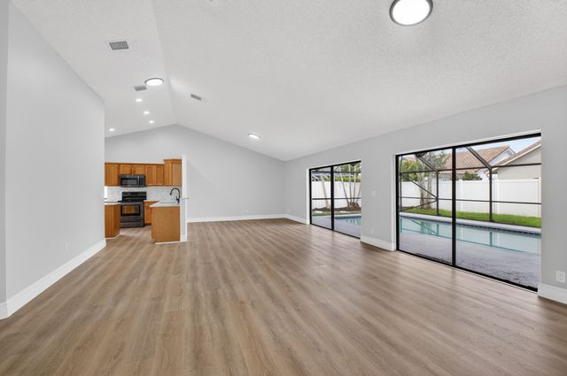 9537 Majestic Way, Boynton Beach, FL 33437