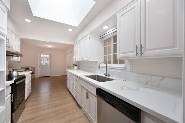 6253 Saint James Dr, Carmichael, CA 95608