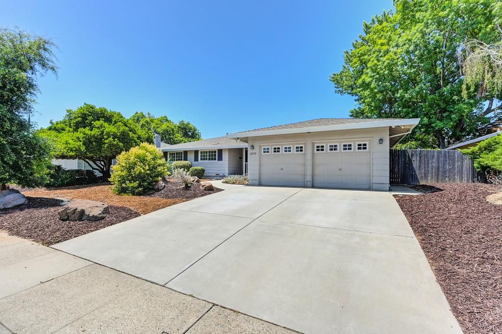 6253 Saint James Dr, Carmichael, CA 95608