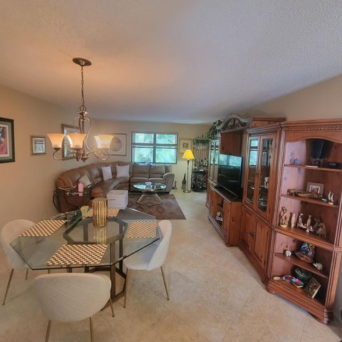 238 Bald Eagle Court, Royal Palm Beach, FL 33411