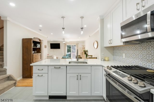 902 Wetherburn Ct, Raritan Twp., NJ 08822