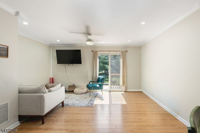 902 Wetherburn Ct, Raritan Twp., NJ 08822