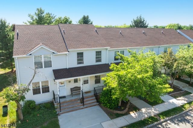 902 Wetherburn Ct, Raritan Twp., NJ 08822