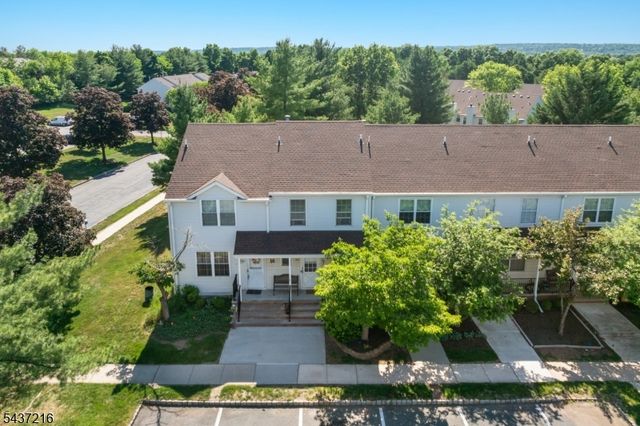 902 Wetherburn Ct, Raritan Twp., NJ 08822