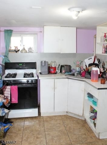 1231 Hamilton St, Franklin Twp., NJ 08873