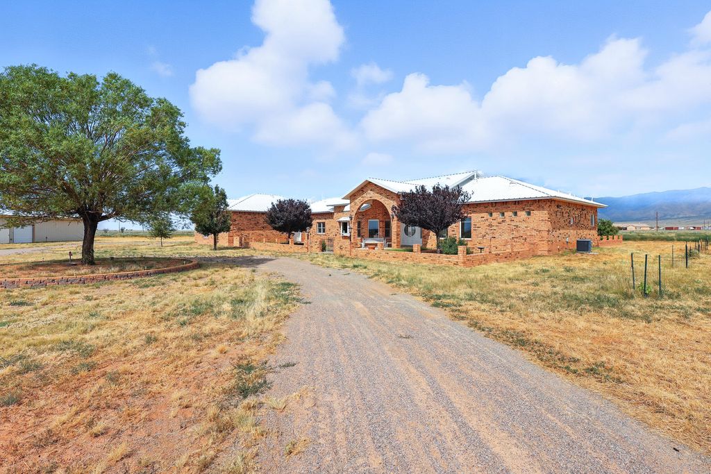 29 Mora Drive, Belen, NM 87002