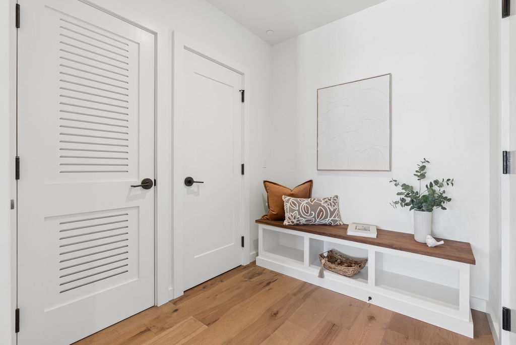 58 Cumberland Avenue 2, Portland, ME 04101 — photo 2