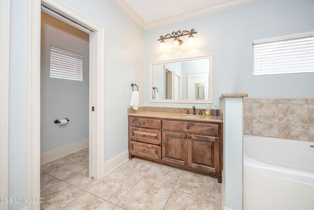 2119 Whitney Oaks Drive, Ocean Springs, MS 39564