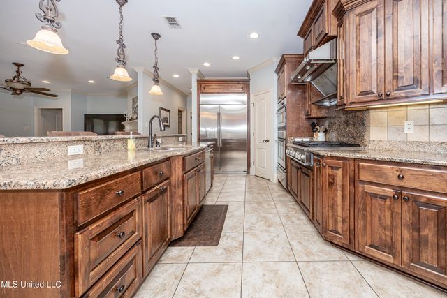 2119 Whitney Oaks Drive, Ocean Springs, MS 39564