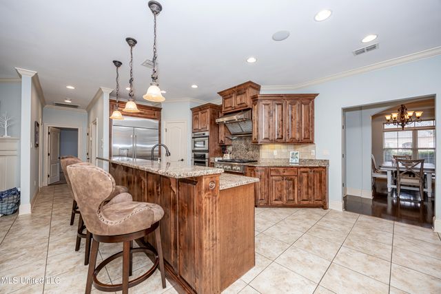 2119 Whitney Oaks Drive, Ocean Springs, MS 39564