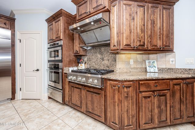 2119 Whitney Oaks Drive, Ocean Springs, MS 39564