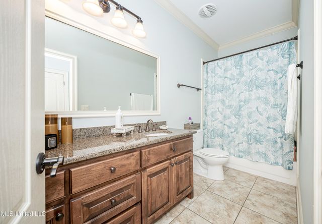 2119 Whitney Oaks Drive, Ocean Springs, MS 39564