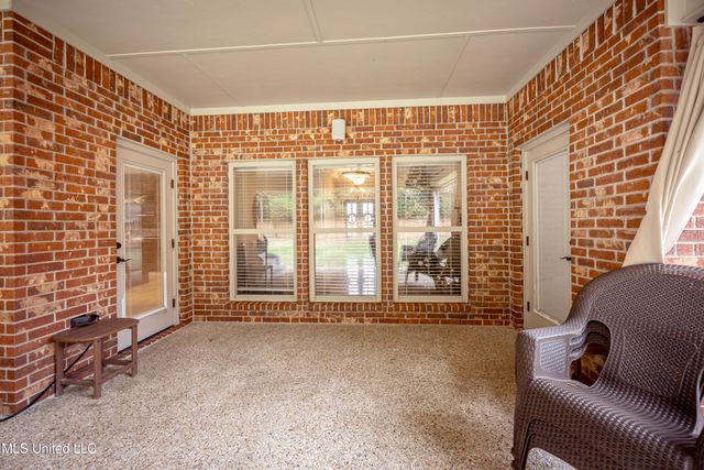 2119 Whitney Oaks Drive, Ocean Springs, MS 39564