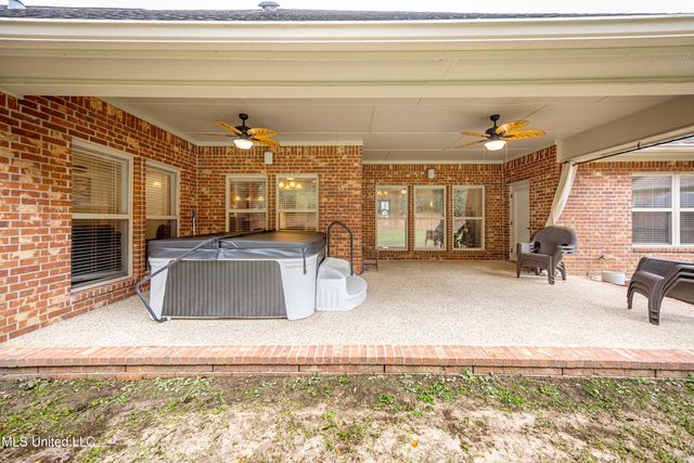 2119 Whitney Oaks Drive, Ocean Springs, MS 39564