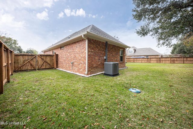 2119 Whitney Oaks Drive, Ocean Springs, MS 39564