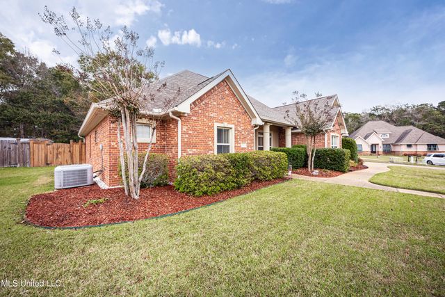 2119 Whitney Oaks Drive, Ocean Springs, MS 39564