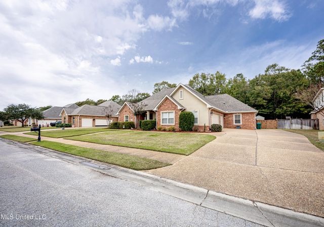 2119 Whitney Oaks Drive, Ocean Springs, MS 39564