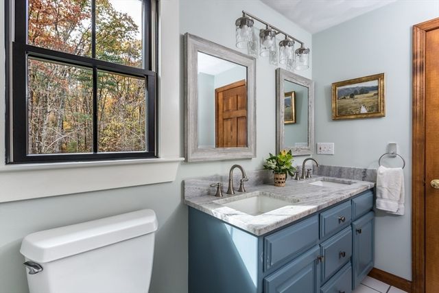 8 Bubbling Brook Road, Franklin, MA 02038