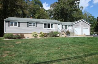 7 Jeffrey Road, East Haven, CT 06513