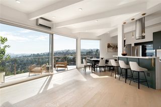 5675 Spreading Oak Dr, Los Angeles, CA 90068
