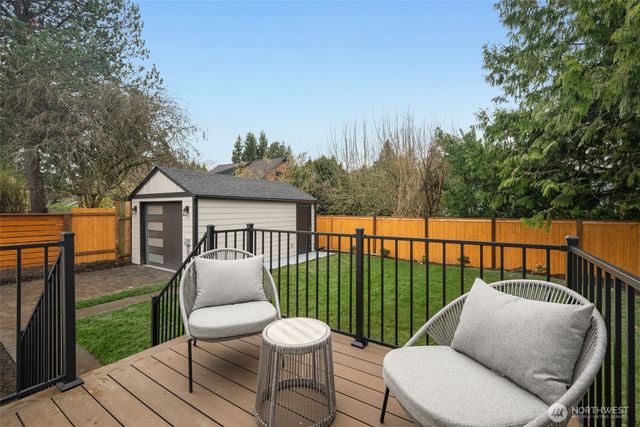 8711 28th Avenue NW, Seattle, WA 98117