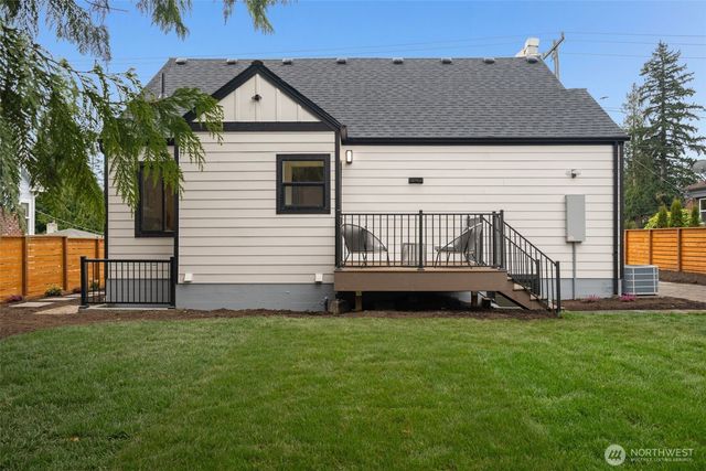 8711 28th Avenue NW, Seattle, WA 98117