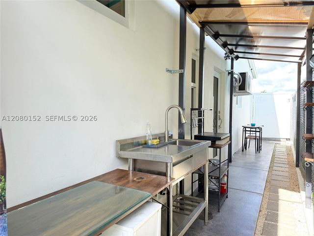 2625 SW 67th Ave Efficiency, Miami, FL 33155