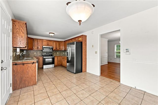 16 Wood Forest Drive SW, Cartersville, GA 30120