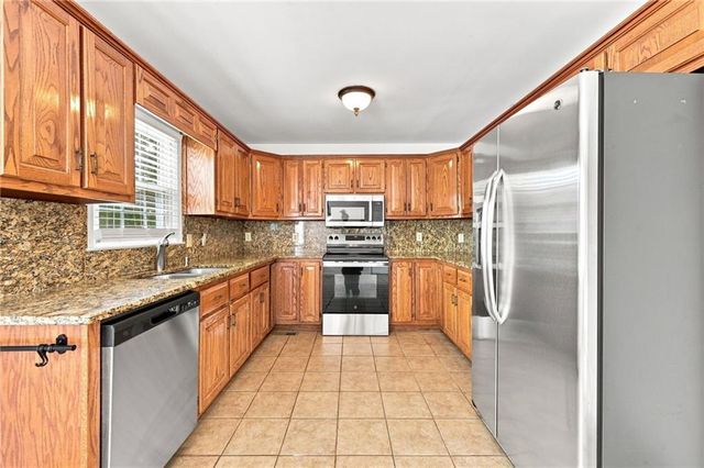 16 Wood Forest Drive SW, Cartersville, GA 30120
