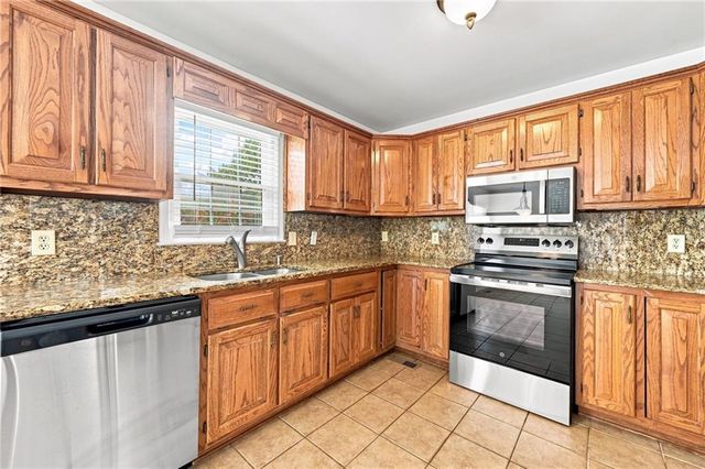 16 Wood Forest Drive SW, Cartersville, GA 30120