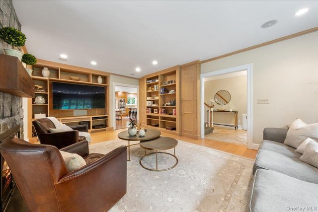 80 High Point Road, Scarsdale, NY 10583