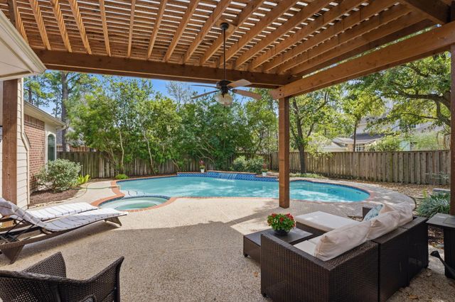 23 Sparklewood Place, The Woodlands, TX 77381