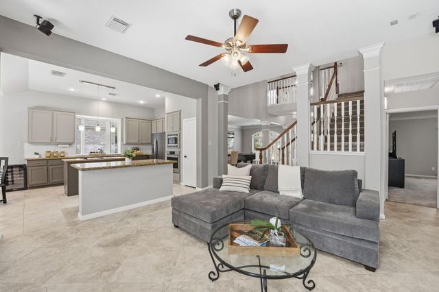 23 Sparklewood Place, The Woodlands, TX 77381