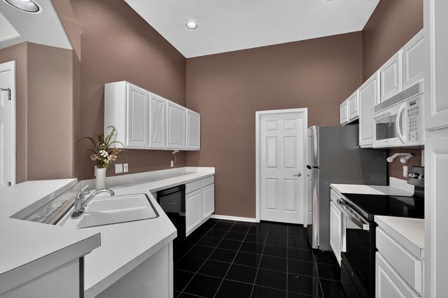 4400 Ep True Parkway 64, West Des Moines, IA 50265