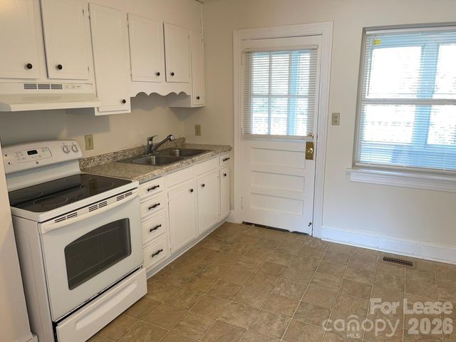 1308 Kings Drive S, Charlotte, NC 28207