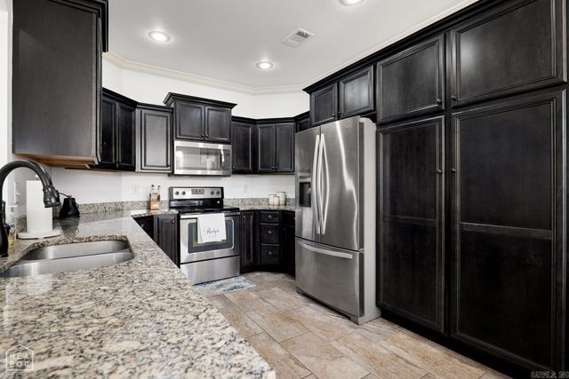 425 Brookstone Drive, Jonesboro, AR 72404