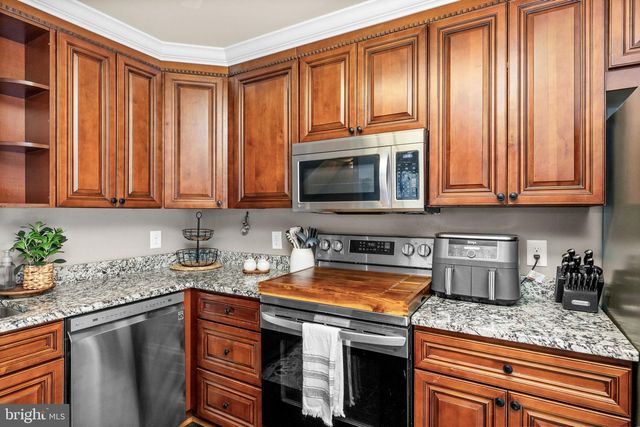 107 CROSSING RD, Fredericksburg, VA 22406