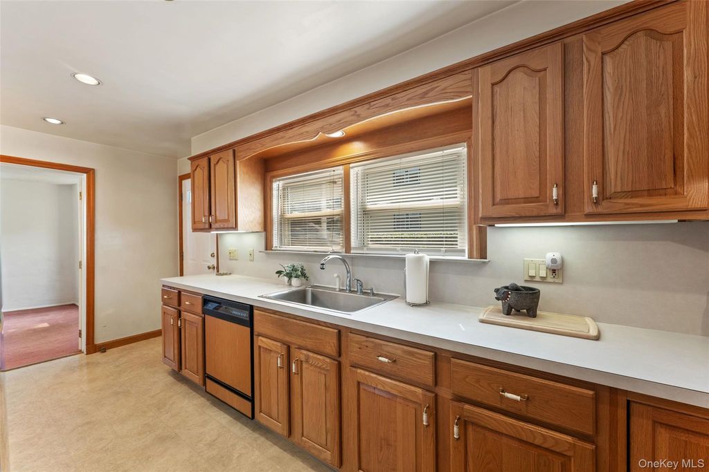 9 School Street, White Plains, NY 10606 — photo 5