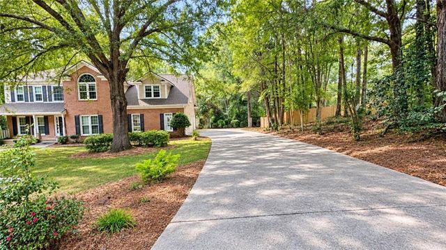 2370 Friars Gate Drive, Lawrenceville, GA 30043