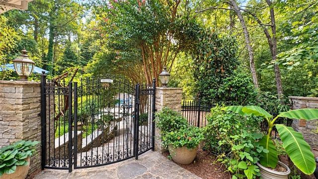 2370 Friars Gate Drive, Lawrenceville, GA 30043