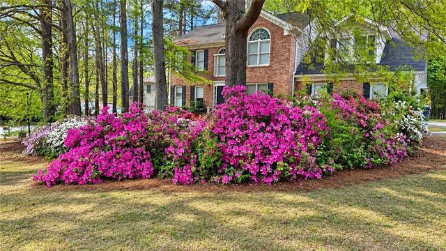 2370 Friars Gate Drive, Lawrenceville, GA 30043