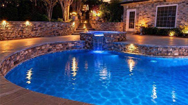 2370 Friars Gate Drive, Lawrenceville, GA 30043