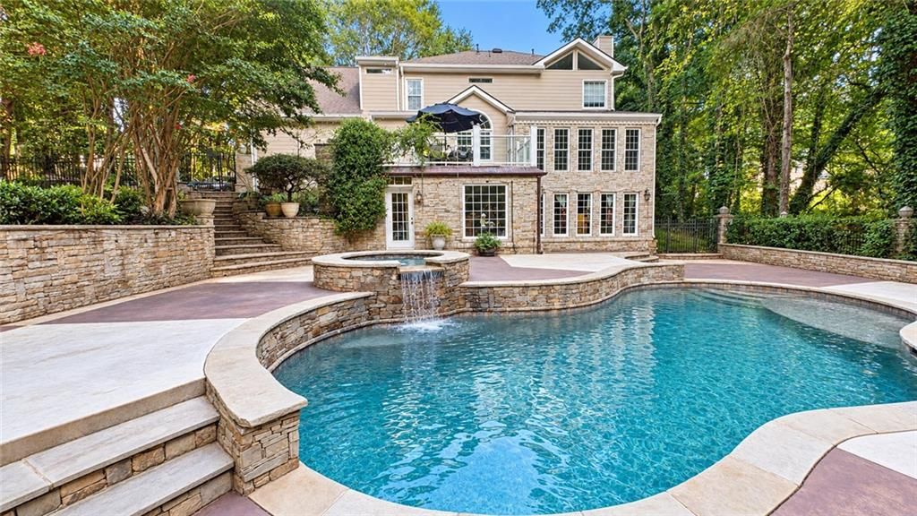 2370 Friars Gate Drive, Lawrenceville, GA 30043