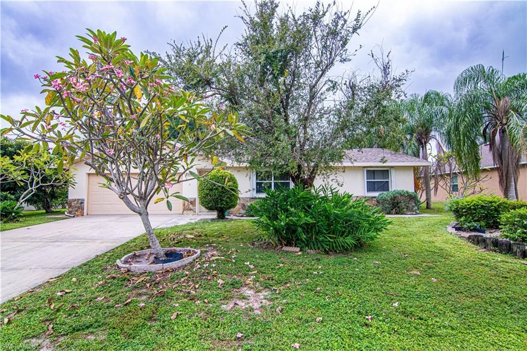 Image 2 of property listing at 2006 SE 12th ST, Cape Coral, FL 33990