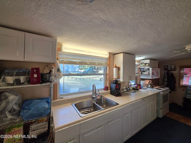 508 EDGEWOOD Avenue, Crescent City, FL 32112